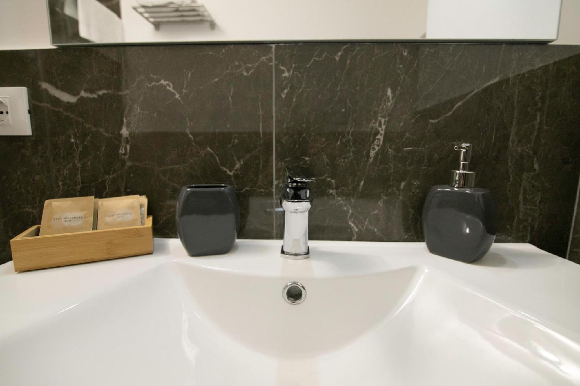 פלרמו Villareale47 Luxury Suites & Rooms מראה חיצוני תמונה